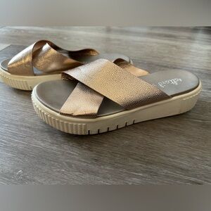 ALTAR'D STATE Metallic Cross Slide Slip-On Mule Lug Platform Sandal - Size 8.5